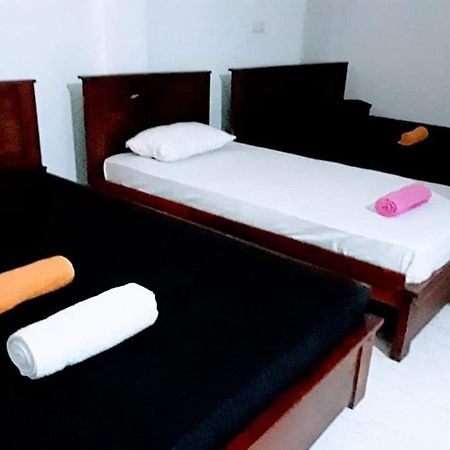 Black And White Kandy Guest House 02 Deiyannewela Екстер'єр фото