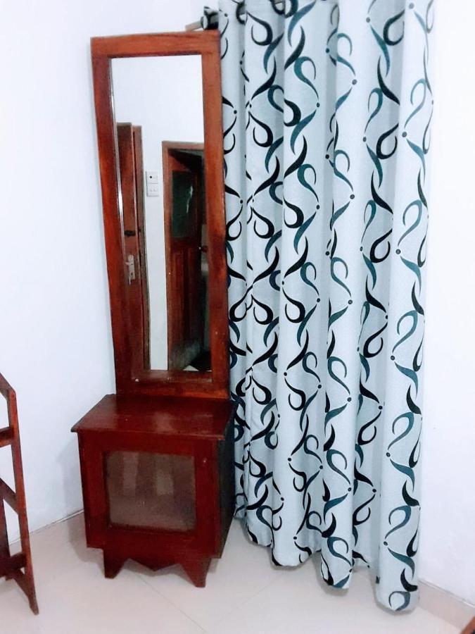 Black And White Kandy Guest House 02 Deiyannewela Екстер'єр фото