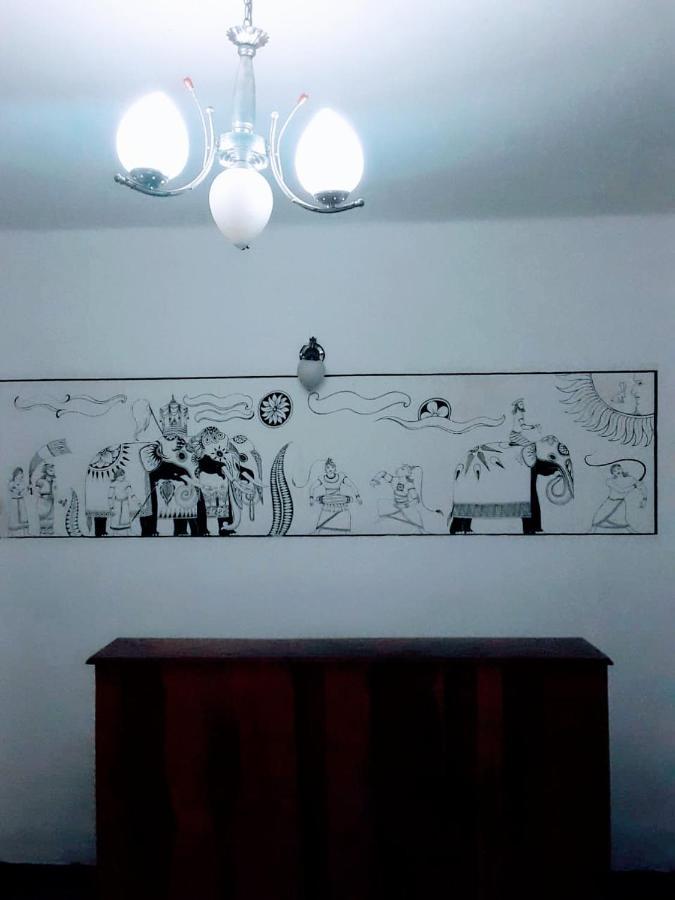 Black And White Kandy Guest House 02 Deiyannewela Екстер'єр фото