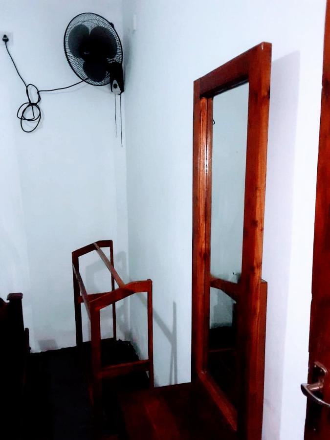 Black And White Kandy Guest House 02 Deiyannewela Екстер'єр фото