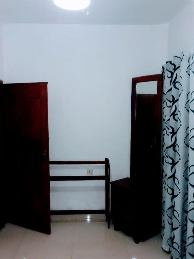 Black And White Kandy Guest House 02 Deiyannewela Екстер'єр фото