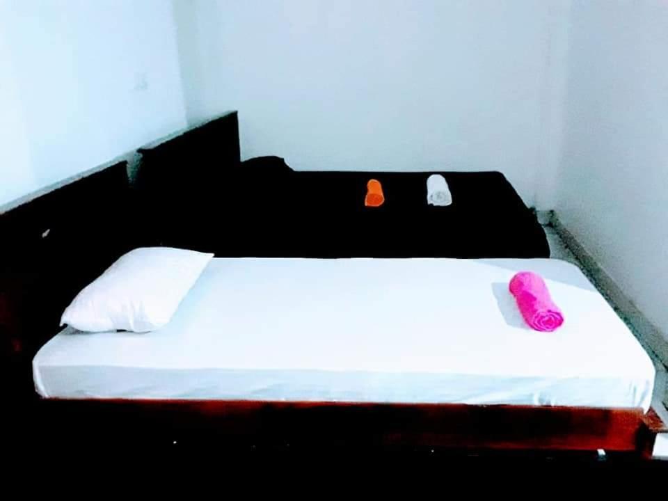 Black And White Kandy Guest House 02 Deiyannewela Екстер'єр фото