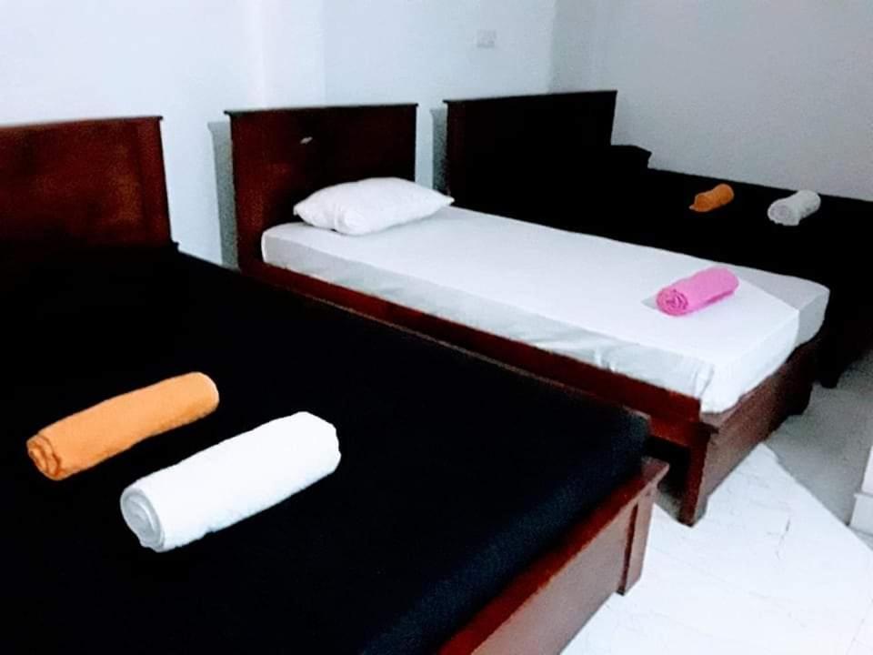 Black And White Kandy Guest House 02 Deiyannewela Екстер'єр фото